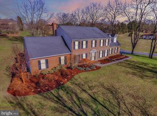 112 Foxfire Ln, Lewisberry, PA 17339