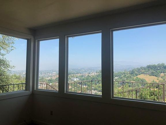 Gorgeous windows and spectacular view