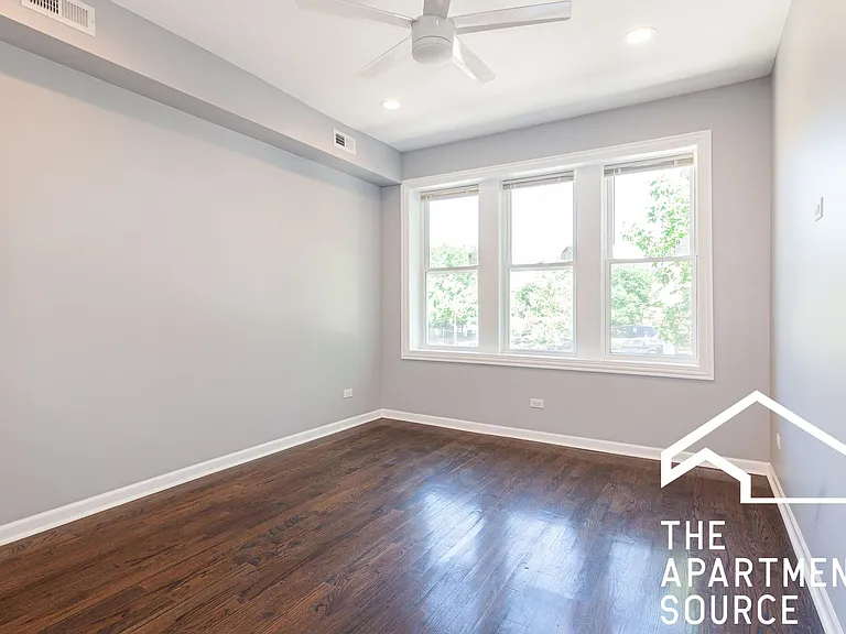 2525 W Division St — Photo 8
