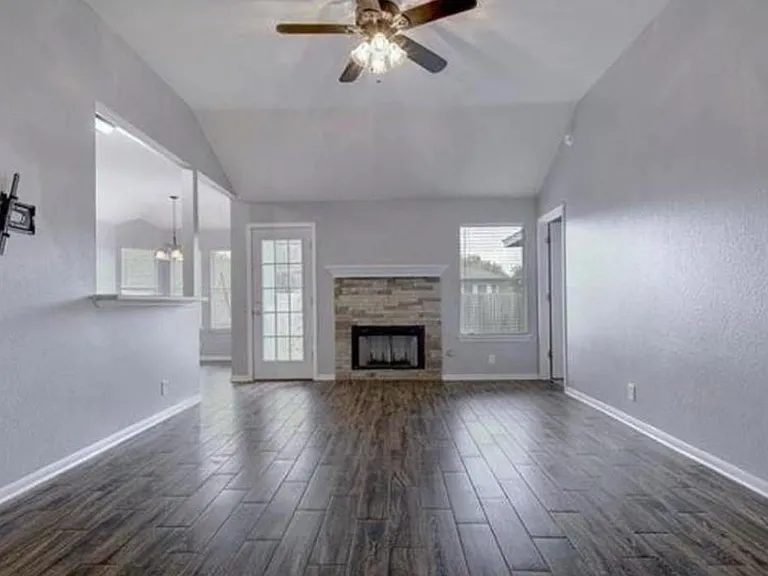 351 Zebra Dr — Photo 3