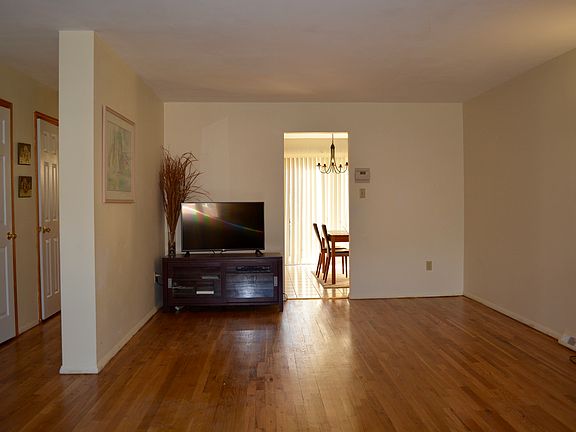 3rd image of 24003 67th Ave
