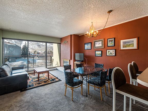 3rd image of 1482 Empire Ave #412