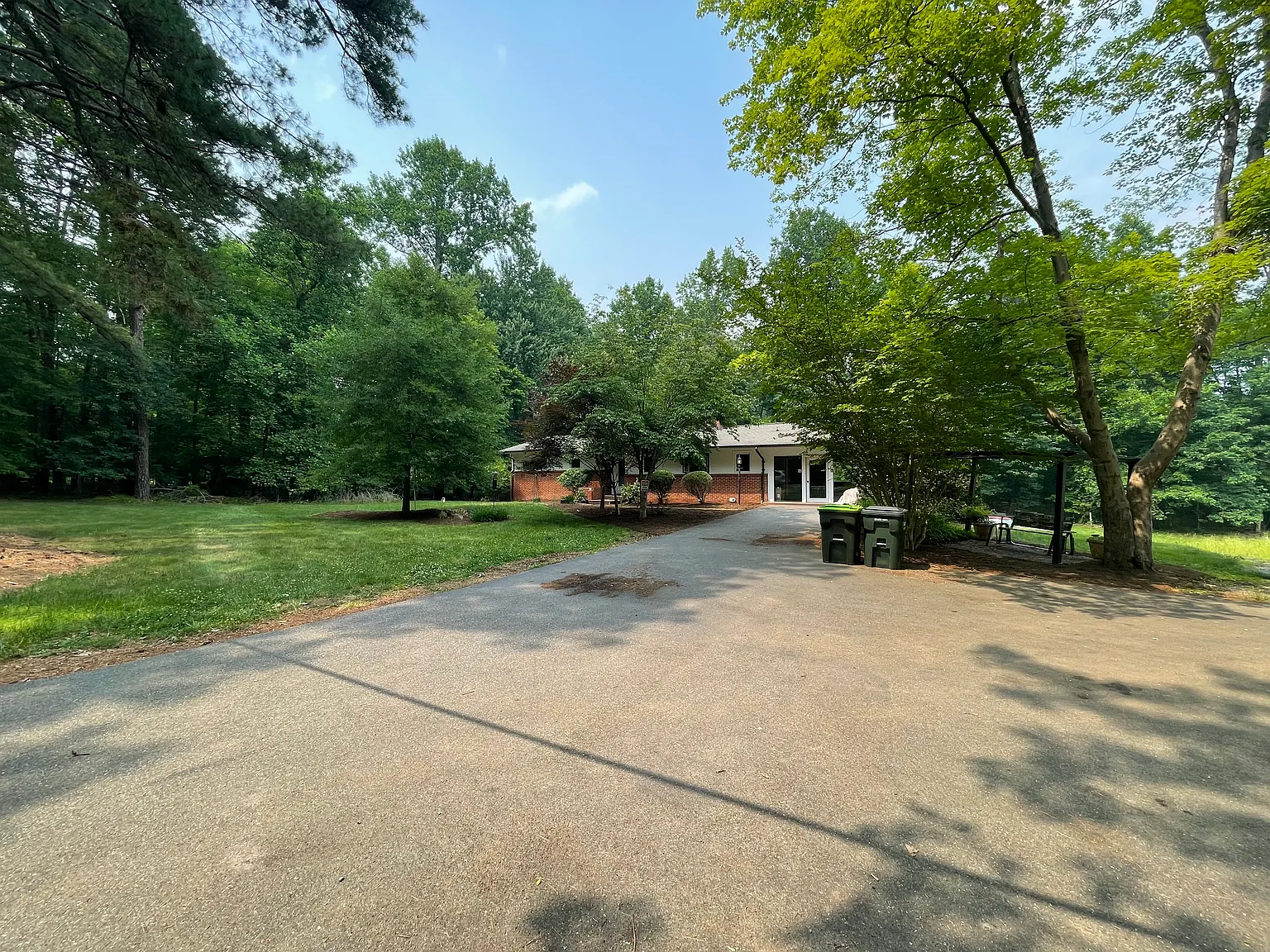 5 bed, 2.5 bath, 2792 sqft, $850 — Photo 1