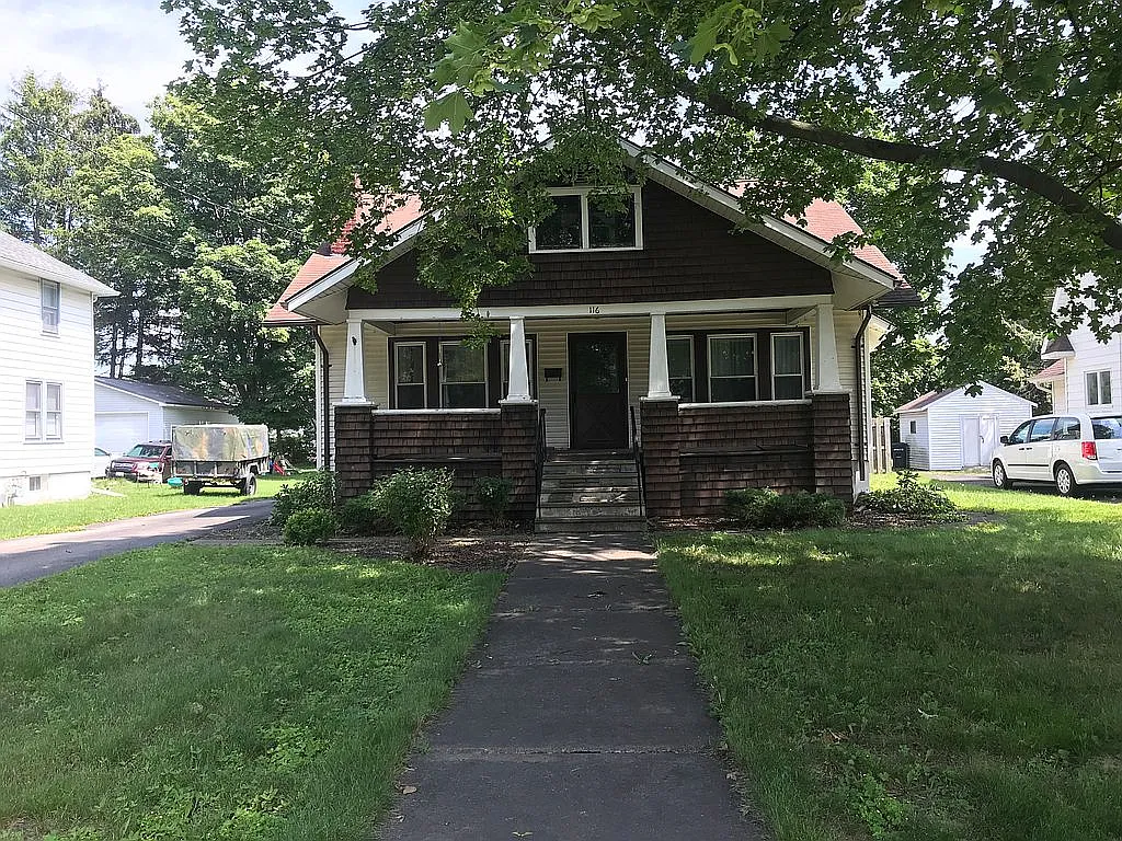 116 Oakwood Ave photo 1