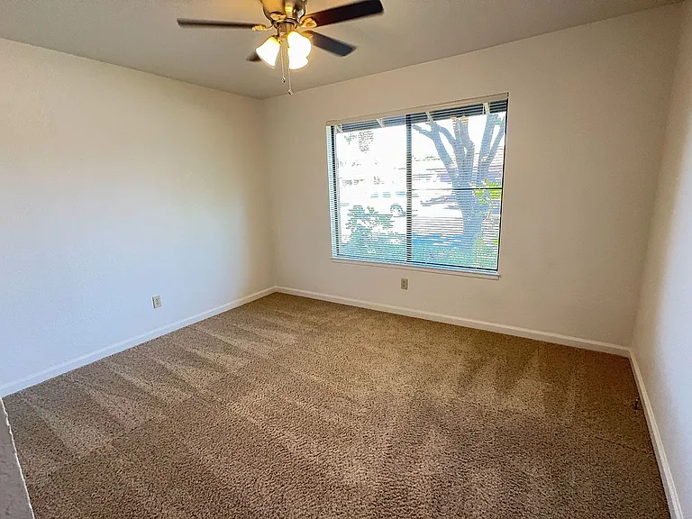 3469 Claremont Ave — Photo 9