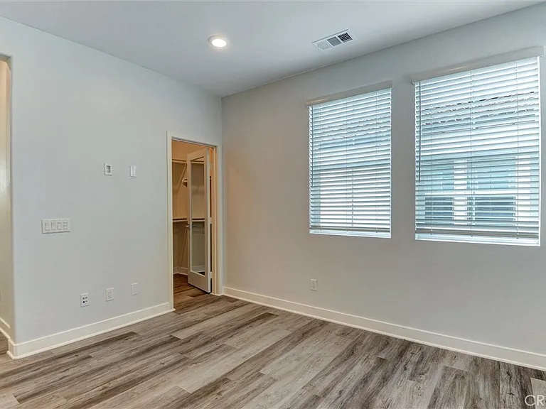 535 Embrook Way — Photo 16