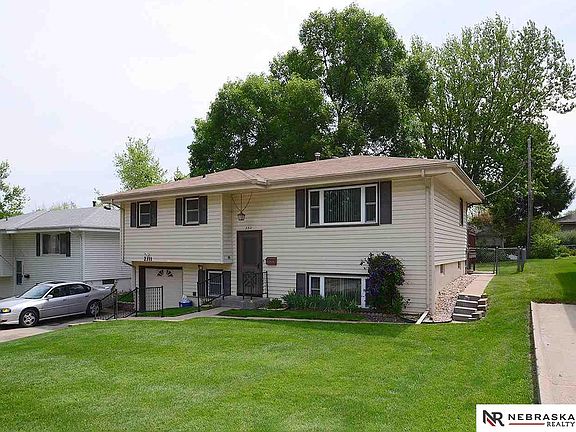 2nd image of 2311 S 125th St