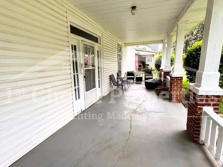 302 Coffee St E #A-1 — Photo 3