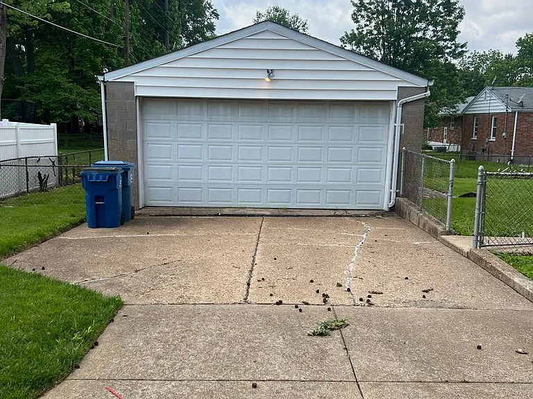 9100 Stansberry Ave — Photo 11