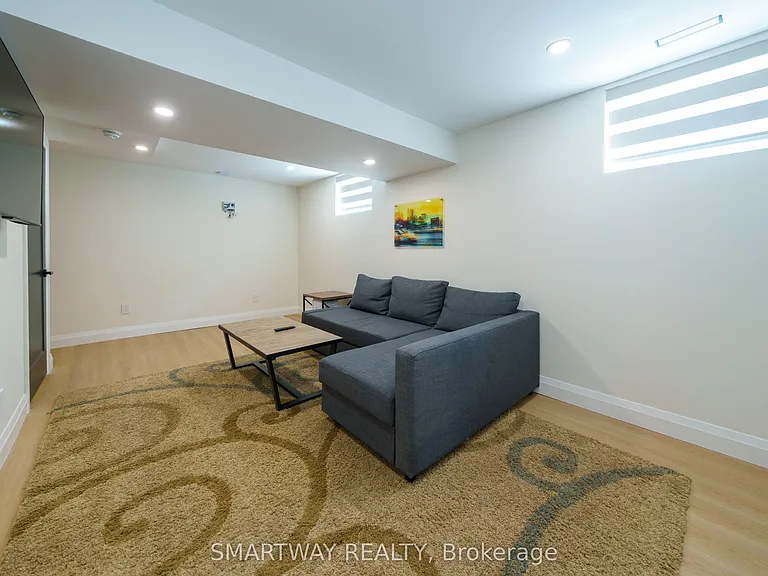 107 Campbell Cres — Photo 42