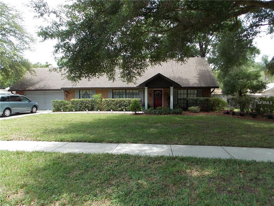 2nd image of 9202 Hollyridge Pl