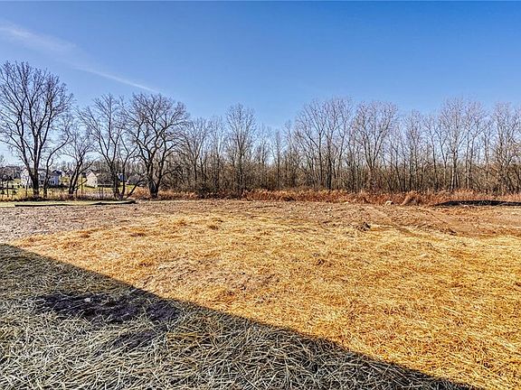 3rd image of 65 Copper Beech Run