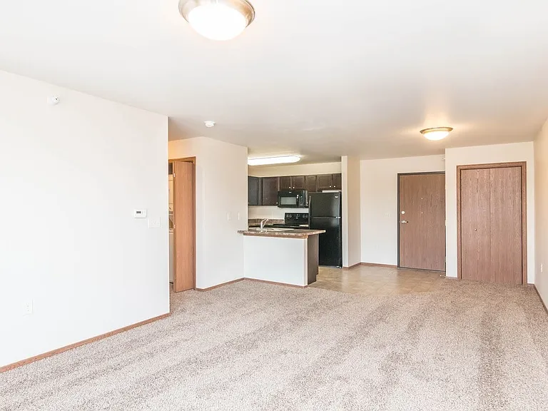 Dakota Pointe — Photo 30