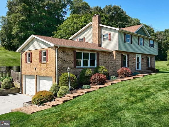 2nd image of 715 Meadowview Dr