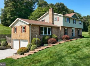715 Meadowview Dr, Red Lion, PA 17356