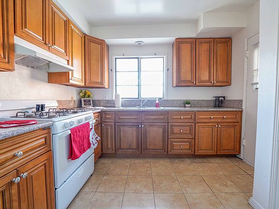 5th image of 827-831 S Oxford Ave #9