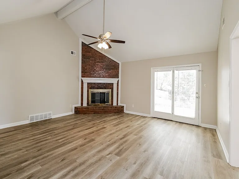 488 Mysen Dr — Photo 4