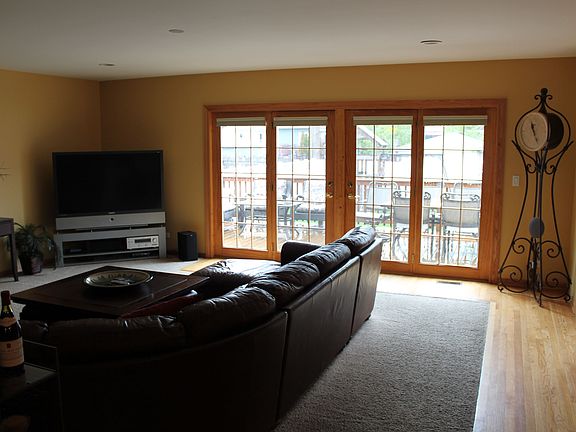 4th image of 7320 W Farwell Ave