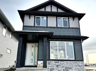 299 NW Waterford Hts, Chestermere, AB T1X 2M7