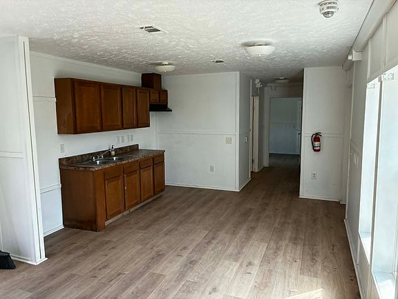 4th image of 140 Ridgemont Dr #1