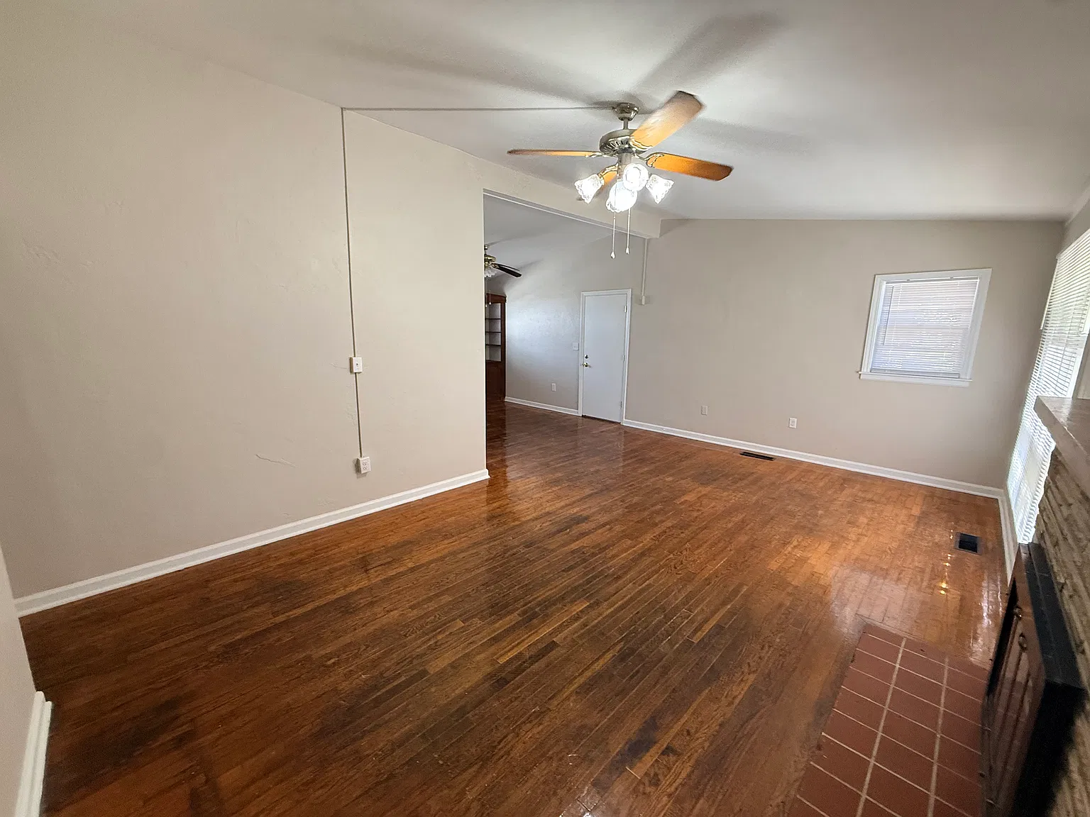 3 bed, 1.0 bath, $1,350 — Photo 4