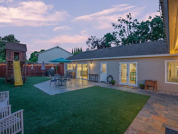 2nd image of 6986 El Marcero Ct