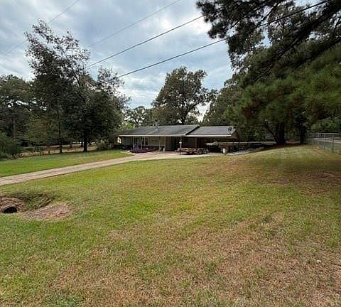 3rd image of 338 Flowers Rd
