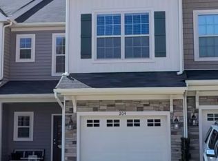 204 Cypress Hill Ln, Holly Springs, NC 27540