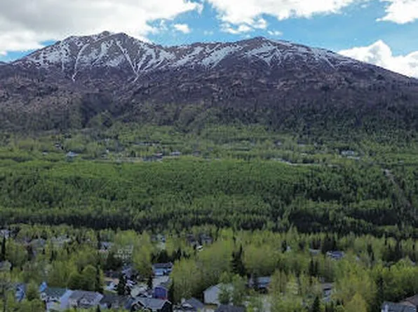 18641 Gibens Cir, Eagle River, AK 99577