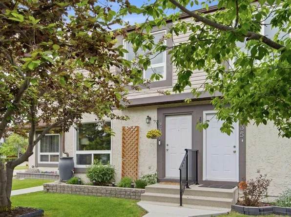 237 Deerpoint Ln SE, Calgary, AB T2J 6M6