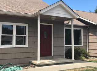 1026 W Ridgeview Ct, Roseburg, OR 97471