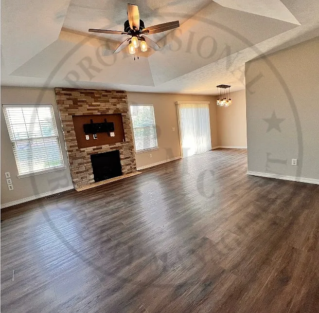Building Photo - 4028 W Ridgeview St