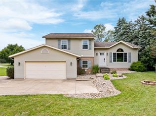 1811 Knob St, Louisville, OH