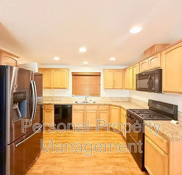 1200 SE 7th St — Photo 4