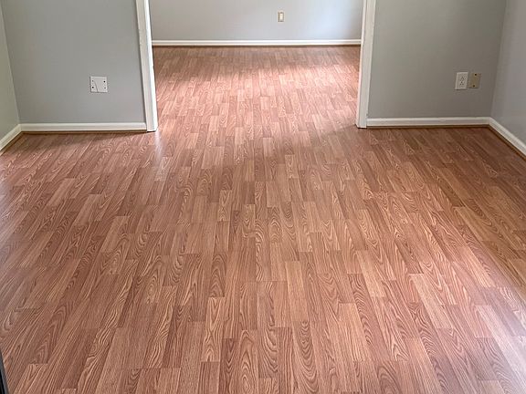 5th image of 836 Stacey Pl