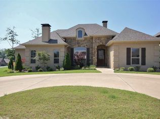 11 Cypress Valley Ct, Maumelle, AR 72113