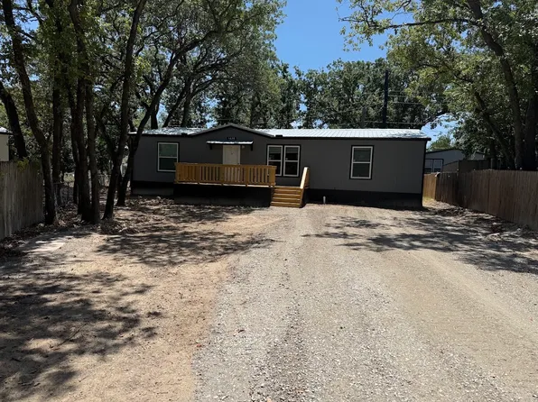 1628 Pelican Ct, Azle, TX 76020