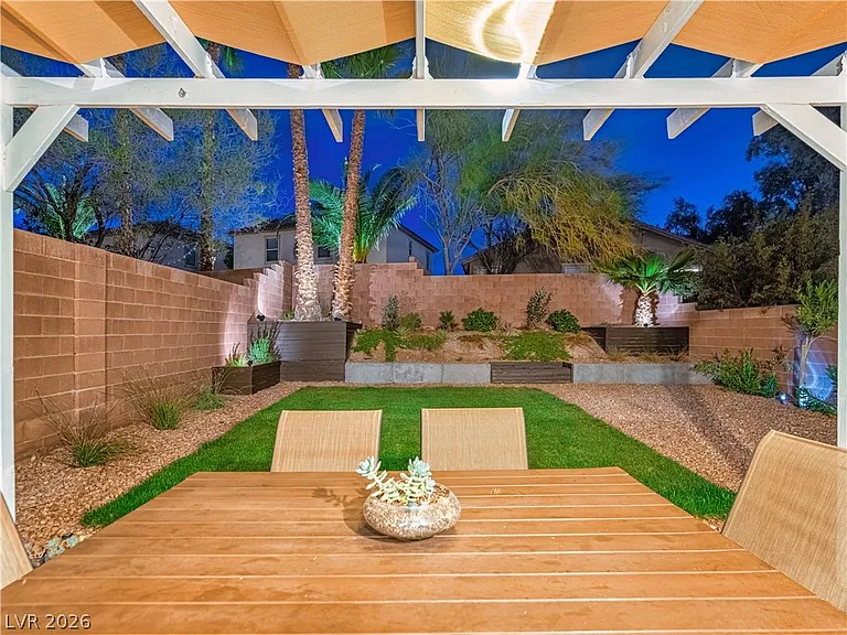 11220 Salentino Ave — Photo 25