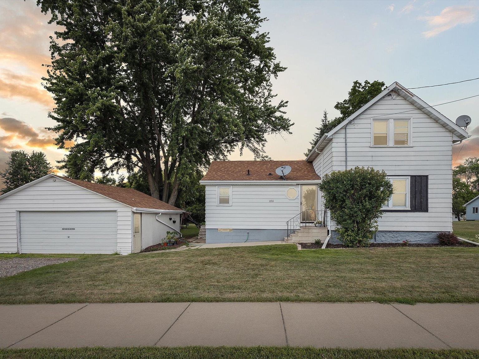 1711 Day St, Greenleaf, WI 54126 Zillow