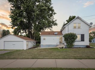 1711 Day St, Greenleaf, WI 54126