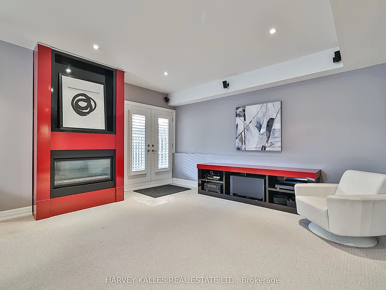 44 Churchill Ave — Photo 40