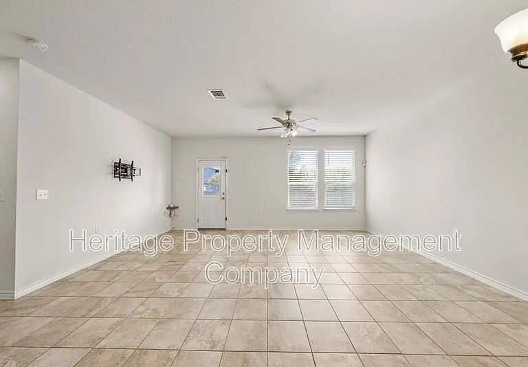 7347 Bluebonnet Bay — Photo 13