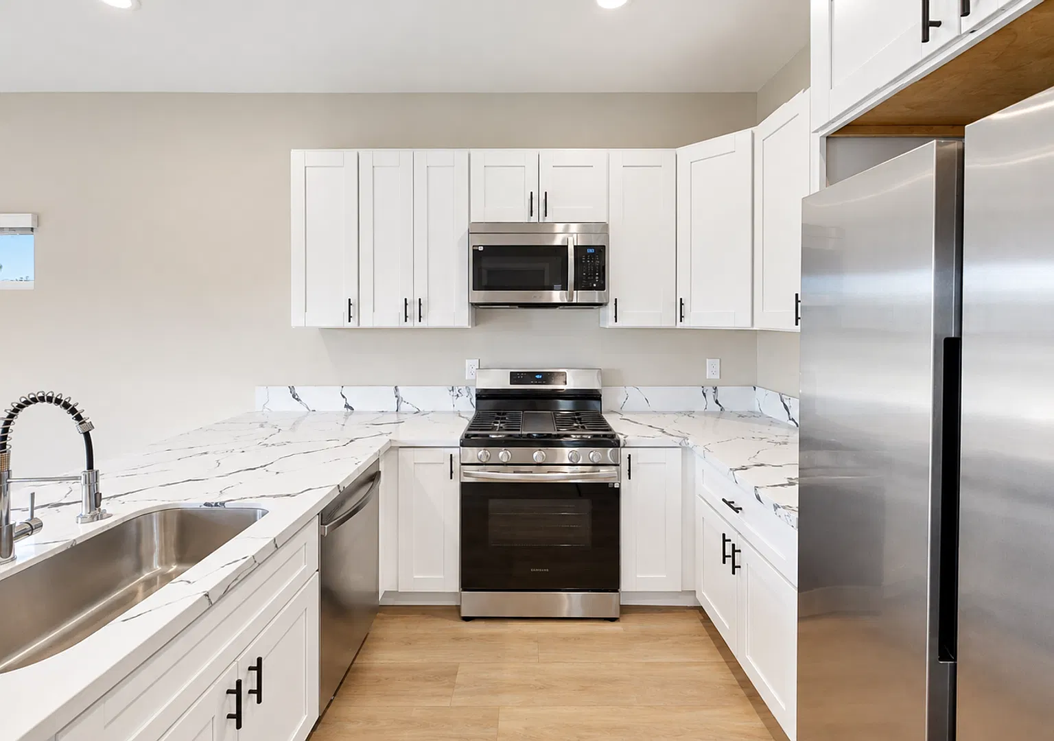 4BD/2BA on the Corner of Catoctin and Montezuma — Photo 1