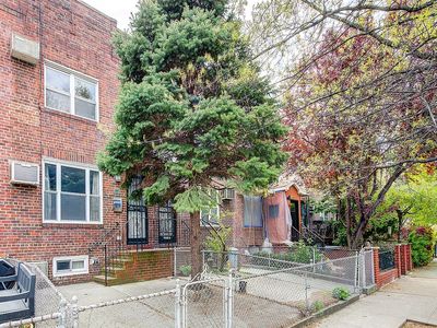 20-61 28th St, Astoria, NY, 11105