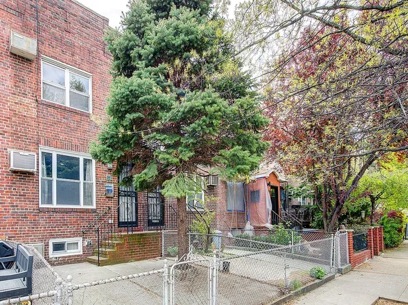 20-61 28th St, Astoria, NY 11105