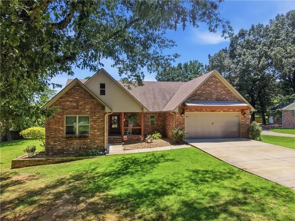 2503 Bradley Ln, Russellville, AR 72801