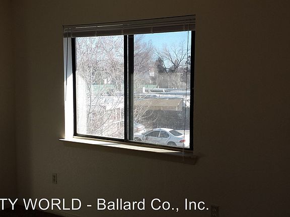 3rd image of 2501 G St APT 12