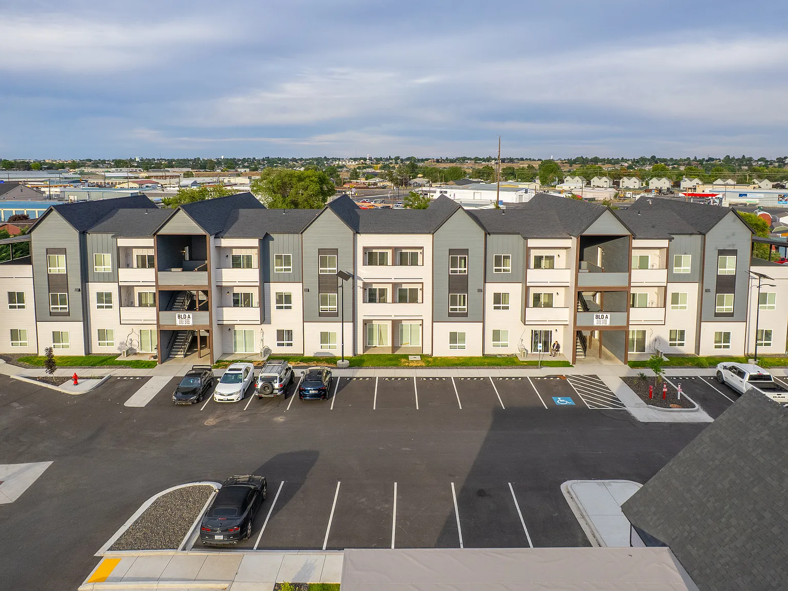 Modern Heights Apartments — Photo 2
