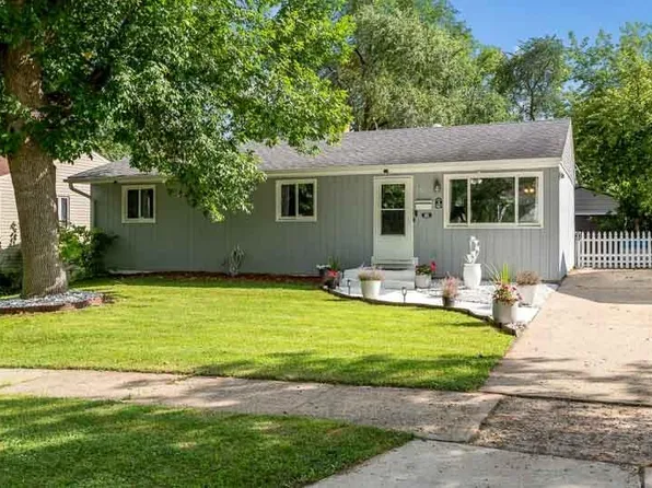 3107 Green Dale Dr, Rockford, IL 61109