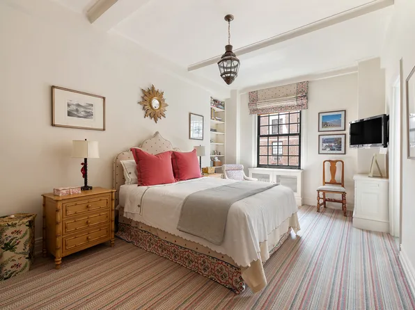 129 East 69th Street image 10 of 15